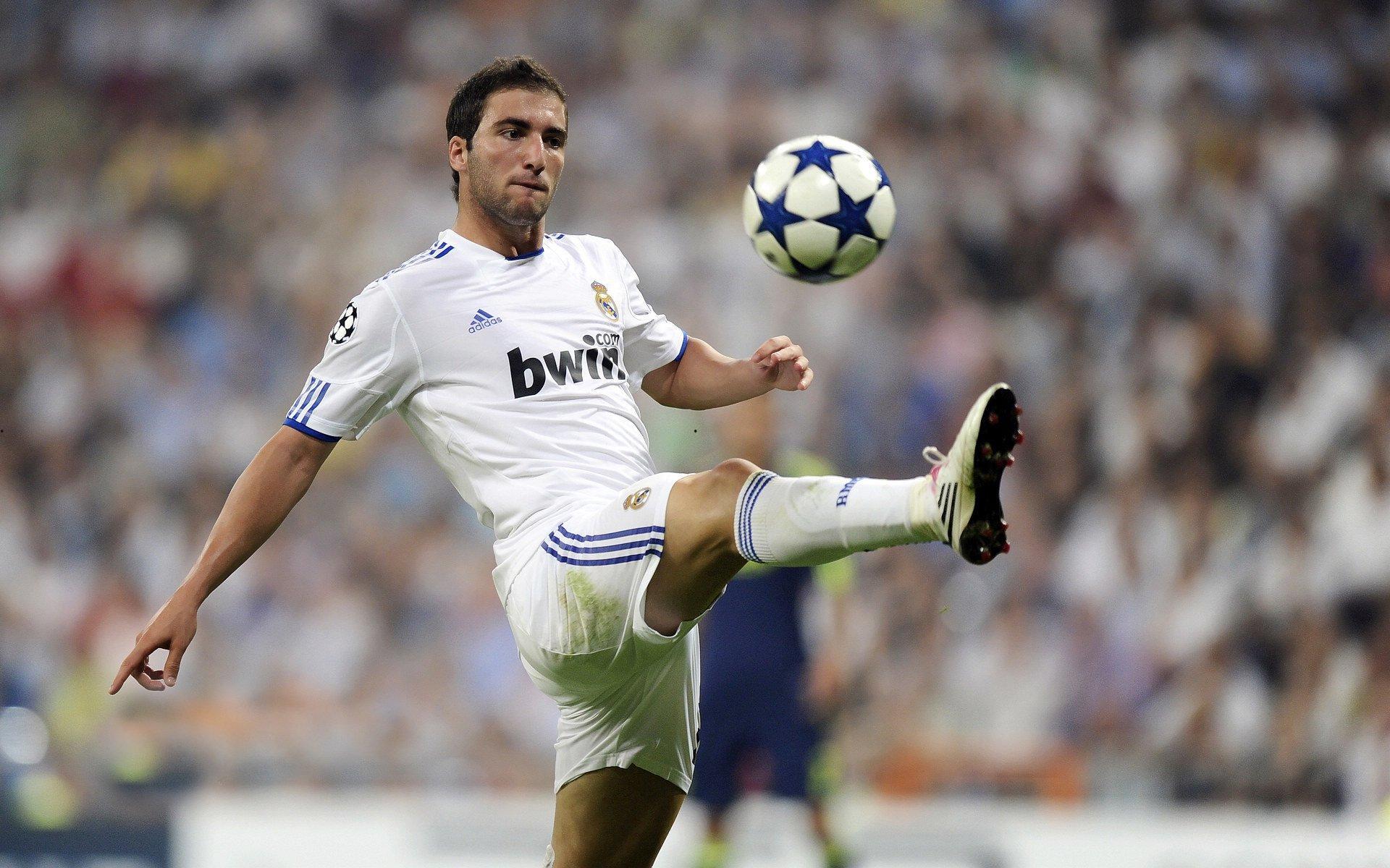 世俱杯最佳阵容揭晓，切尔西、巴黎圣日耳曼与新月各占三席，基米希领衔中场核心